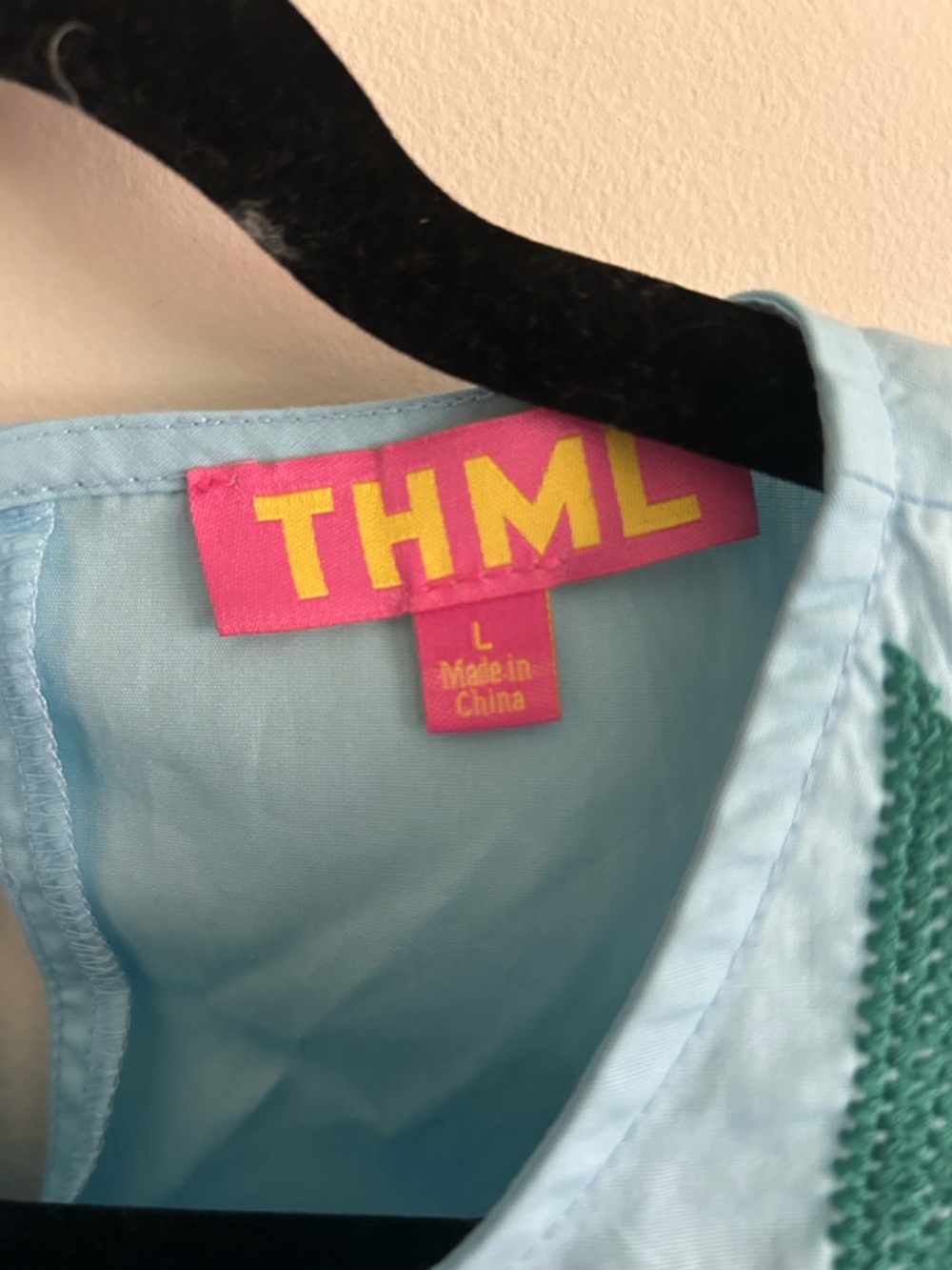 THML Aqua Embroidered Flutter Sleeve Top in ladies L - Picture 2 of 10